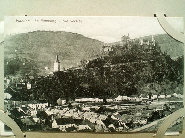 /Luxemburg/LU_Place_1900-1949_Vianden. Le Faubourg. Die Vorstadt.jpg